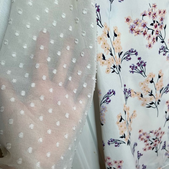 Beautiful women’s Van Heusen blouse top. - Picture 5 of 5